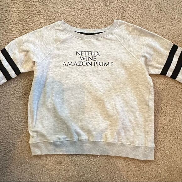 NETFLIX WINE & AMAZON PRME STATEMENT PULLOVER LS GRAY -BLACK LARGE COMFY LARGE - Picture 5 of 11